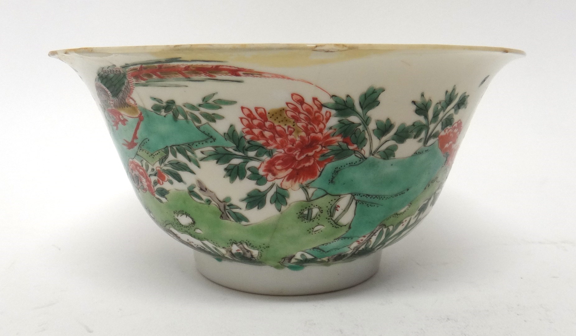 Appraisal: A Chinese famille-verte bowl Kangxi painted on the exterior with