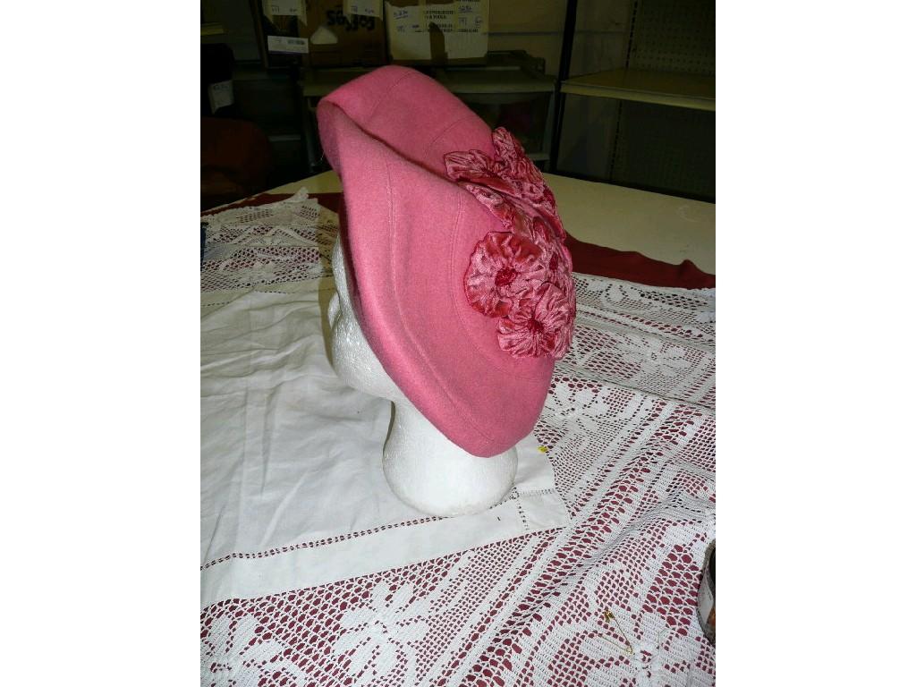 Appraisal: A 's pink Foley Houston felt hat with pink velvet