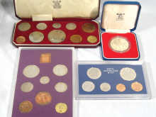 Appraisal: A quantity of modern coins comprising boxed proof sets of