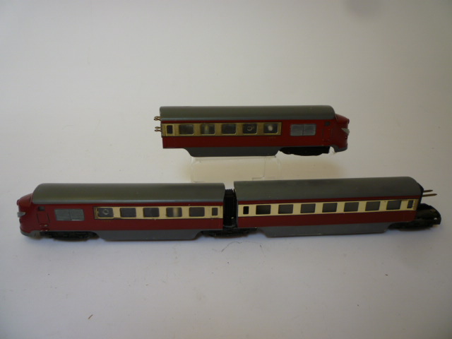 Appraisal: Trix-Express Meteor Diesel Express with centre coach and trailer with