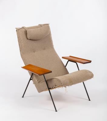 Appraisal: Robin Day - An upholstered recliner armchair designed for Hille