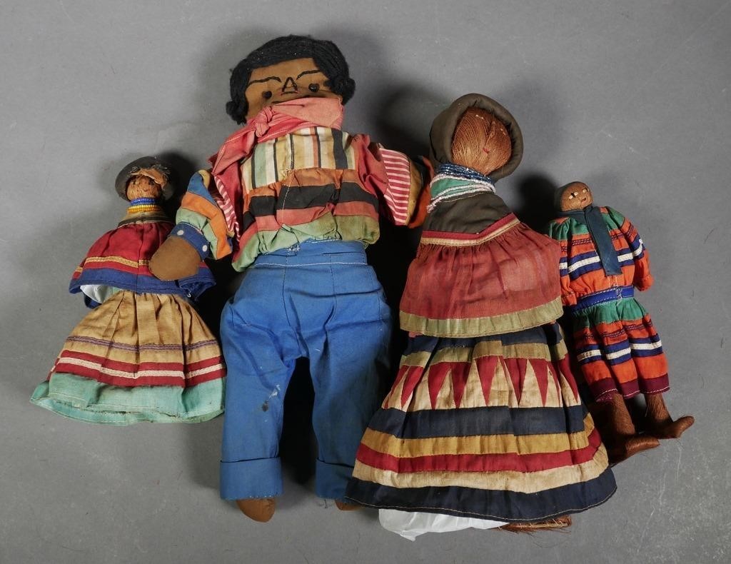 Appraisal: Four vintage Native American Seminole palmetto fiber and cloth dolls