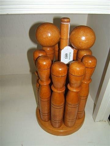 Appraisal: A SET OF TH CENTURY TURNED BEECHWOOD INDOOR SKITTLES complete