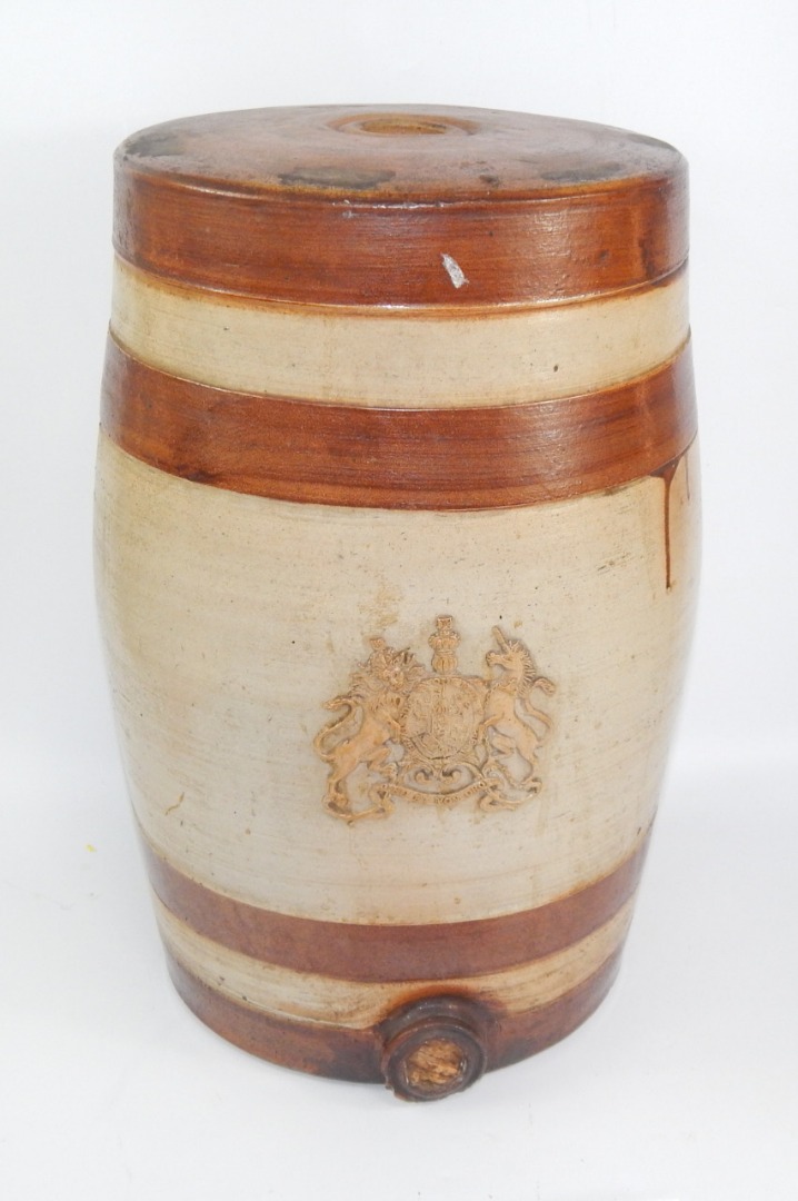 Appraisal: A two tone banded stoneware spirit barrel early thC sprigged