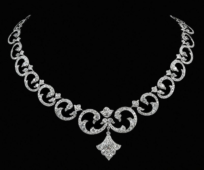 Appraisal: Edwardian Platinum and Diamond Necklace approx old European cut diamonds