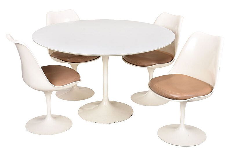 Appraisal: Eero Saarinen Tulip Dining Table and Chairs chairs with Knoll