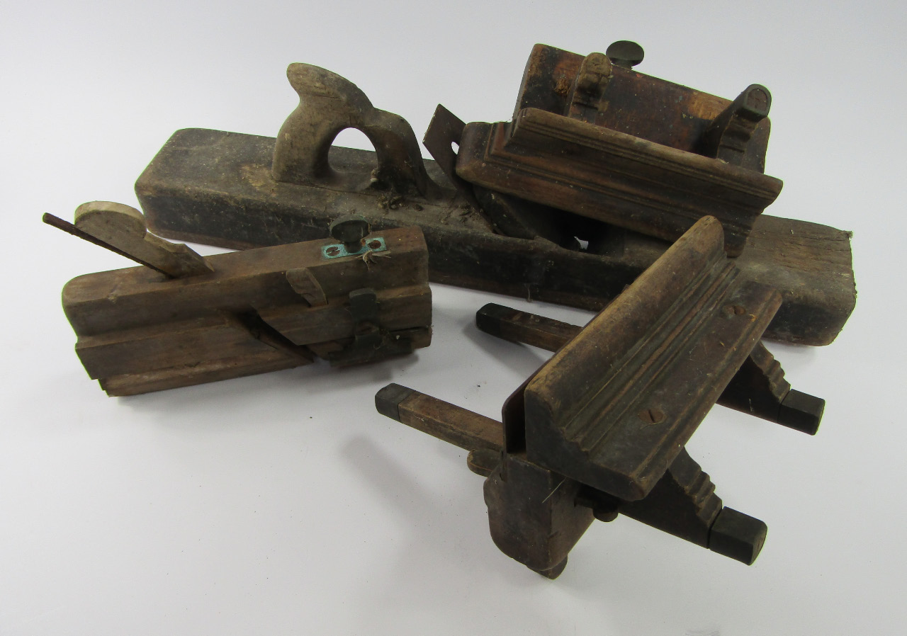 Appraisal: Victorian and later moulding planes saws and other tools qty