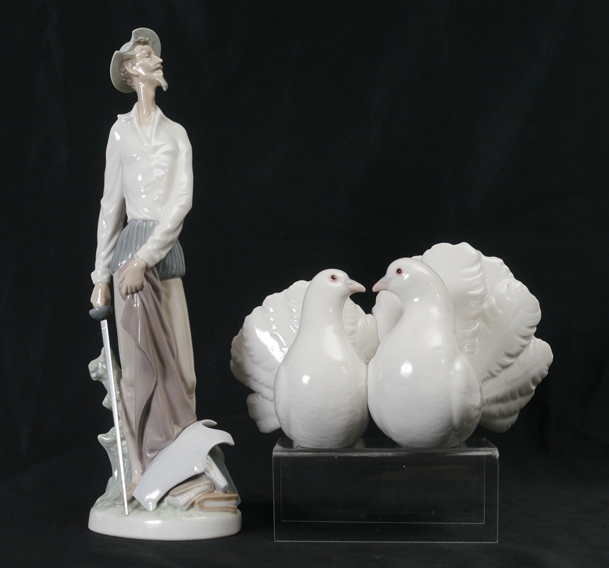 Appraisal: LLADRO PORCELAIN FIGURINES QUIXOTE STANDING UP Salvador Furio sculptor issued