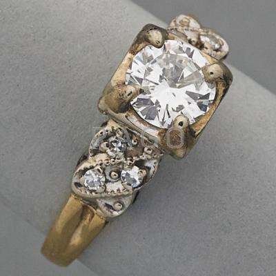 Appraisal: K GOLD DIAMOND WEDDING RING ca Round brilliant cut diamond