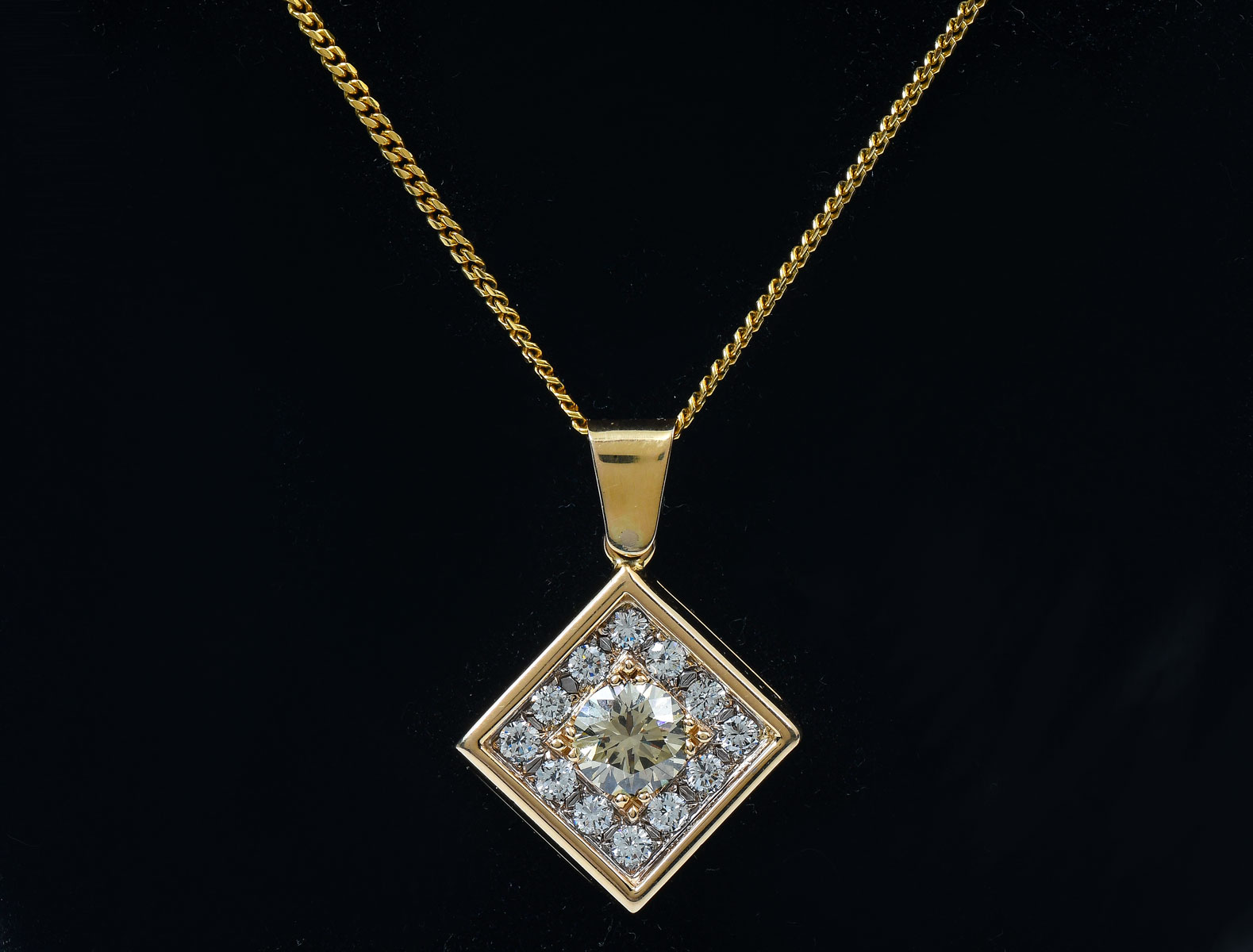 Appraisal: K FANCY DIAMOND PENDANT CHAIN Beautiful CT honey color diamond