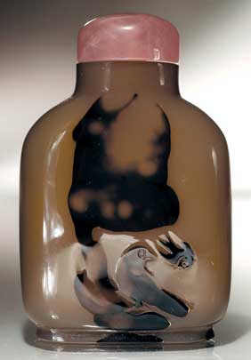 Appraisal: SHADOW AGATE SNUFF BOTTLE Finely hollowed carved shadow agate snuff