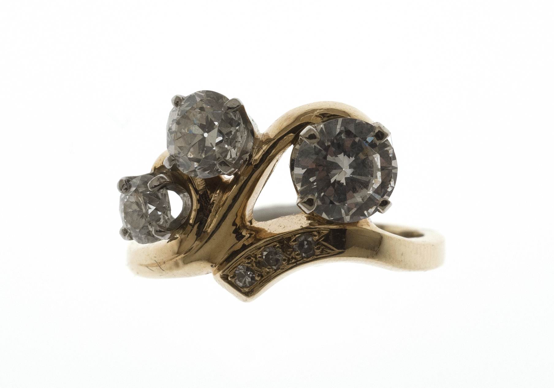 Appraisal: KT GOLD AND DIAMOND RING Set with six diamonds The