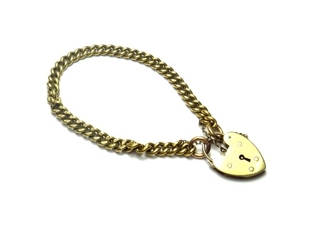 Appraisal: A ct gold solid curb link bracelet with a ct