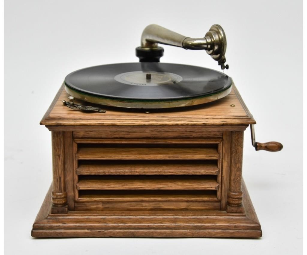 Appraisal: Symphony United Talking Machine Company oak cased with original stenciling