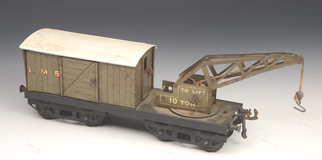 Appraisal: A HORNBY 'O' GAUGE LMS REPAIR AND SERVICE INTEGRAL CRANE