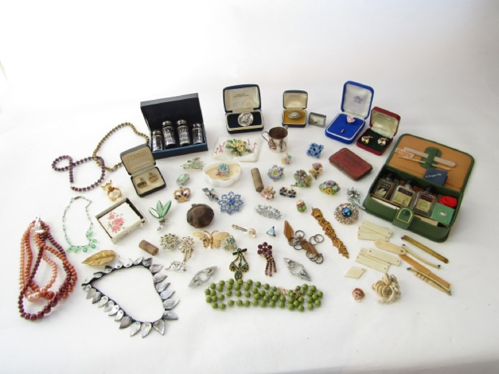 Appraisal: A miscellaneous collection of costume jewellery including necklaces earrings etc