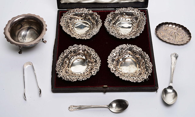 Appraisal: A CASED SET OF SILVER BON BON DISHES of heart