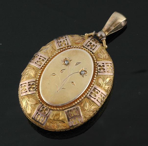 Appraisal: An antique diamond set locket The ct gold hinged locket