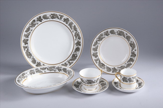 Appraisal: -PIECE SPODE BONE CHINA DINNER SERVICE 'Kent-Grey' pattern The set