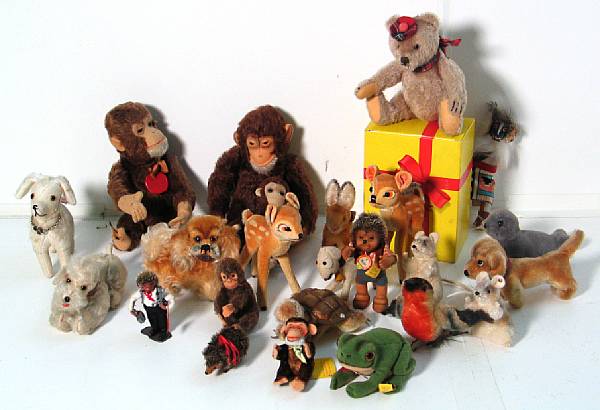 Appraisal: Grouping of Steiff animals Collection of Monkeys Macki Dogs Birds