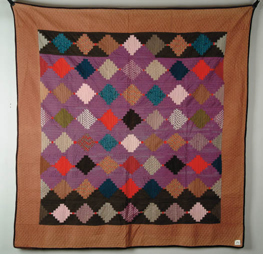 Appraisal: PIECED LOG CABIN QUILT COURTHOUSE STEPS Bright red and lilac