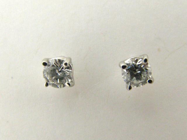 Appraisal: Platinum mounted ctw round brilliant cut diamond stud earrings Graded