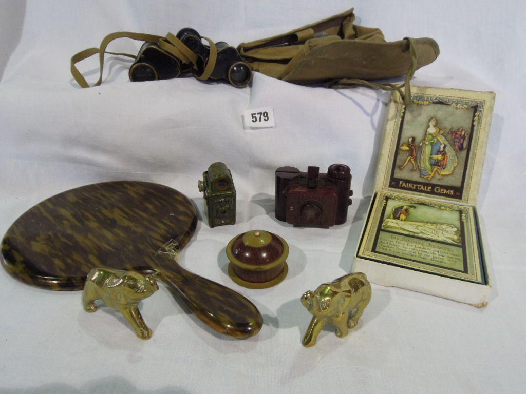 Appraisal: A miscellaneous collection of items including two miniature Bakelite cameras