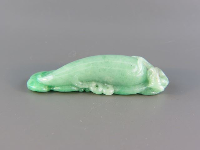 Appraisal: Carved Chinese Jade Pea Pod Pendent