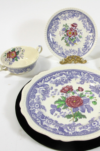 Appraisal: A SET OF COPELAND SPODE DINNERWARE pieces in the Mayflower