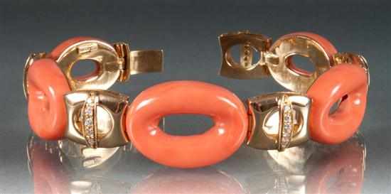 Appraisal: K yellow gold coral and diamond oval link bracelet in