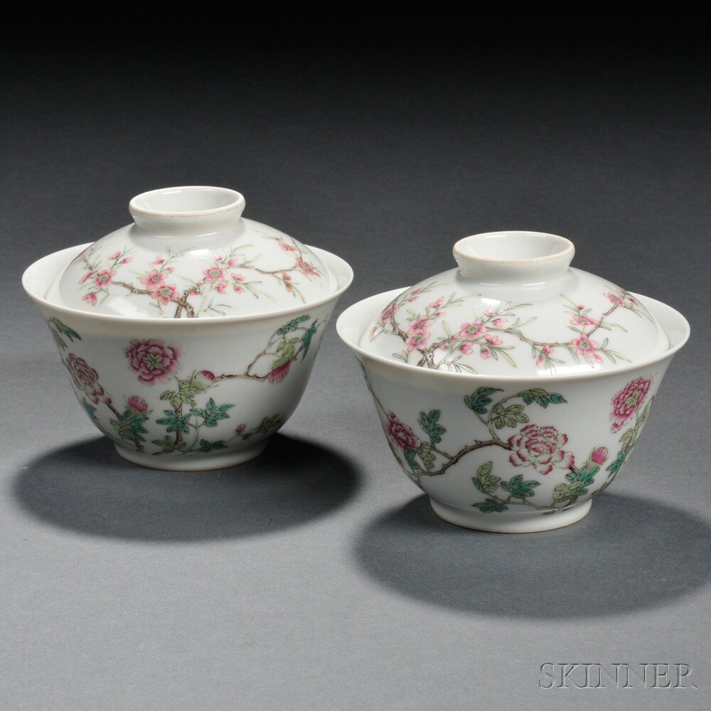 Appraisal: Pair of Famille Rose Covered Tea Bowls China the cups