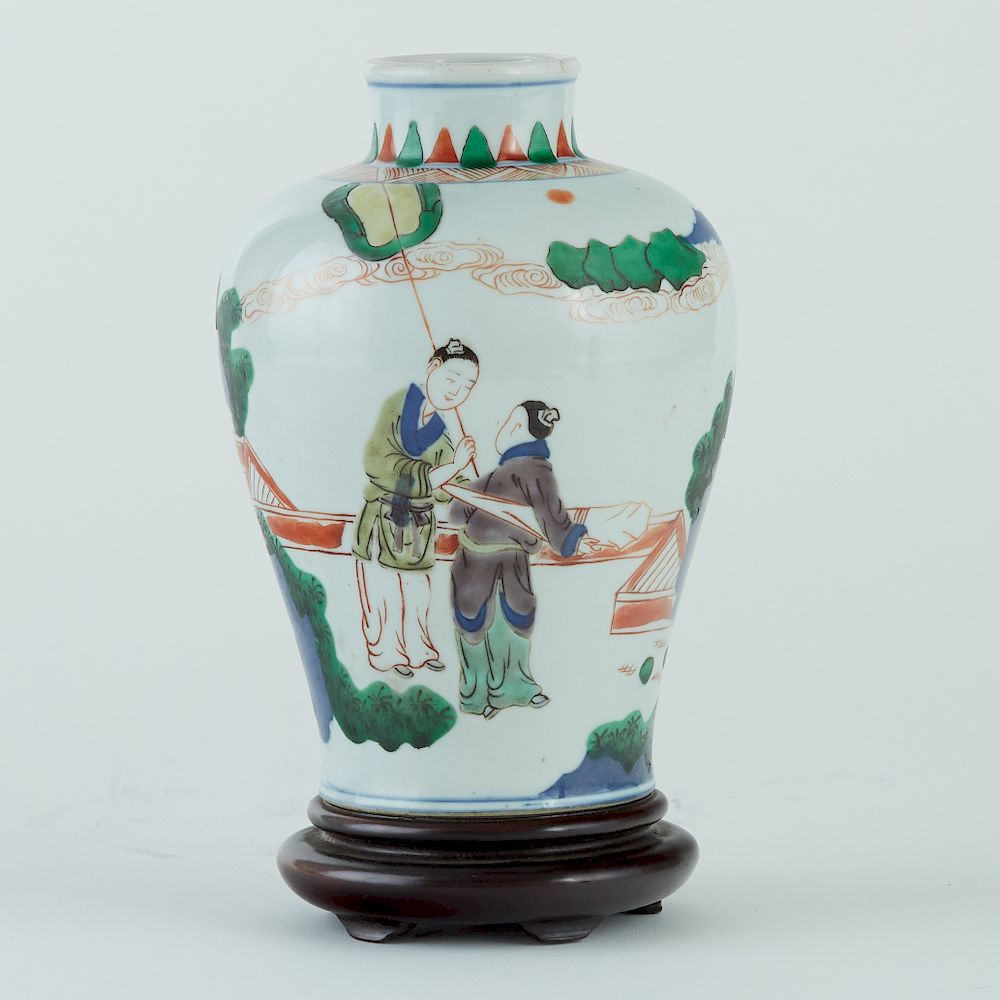 Appraisal: Chinese Ming Style Qing Porcelain Vase Chinese Qing Dynasty porcelain