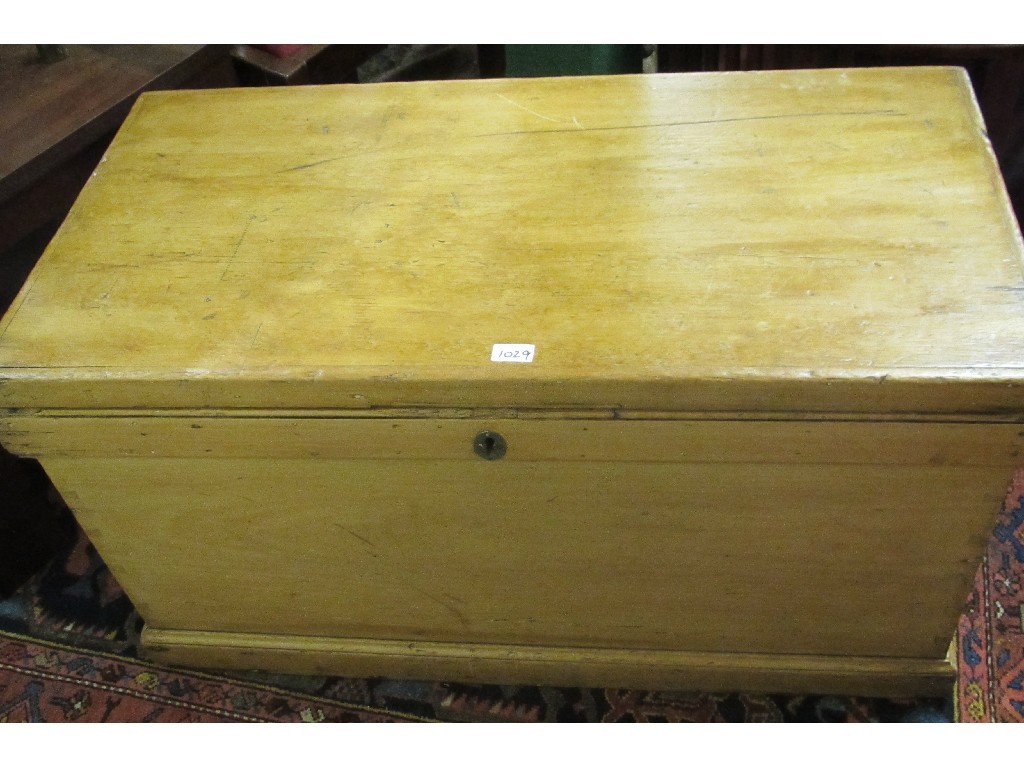 Appraisal: Pine blanket chest