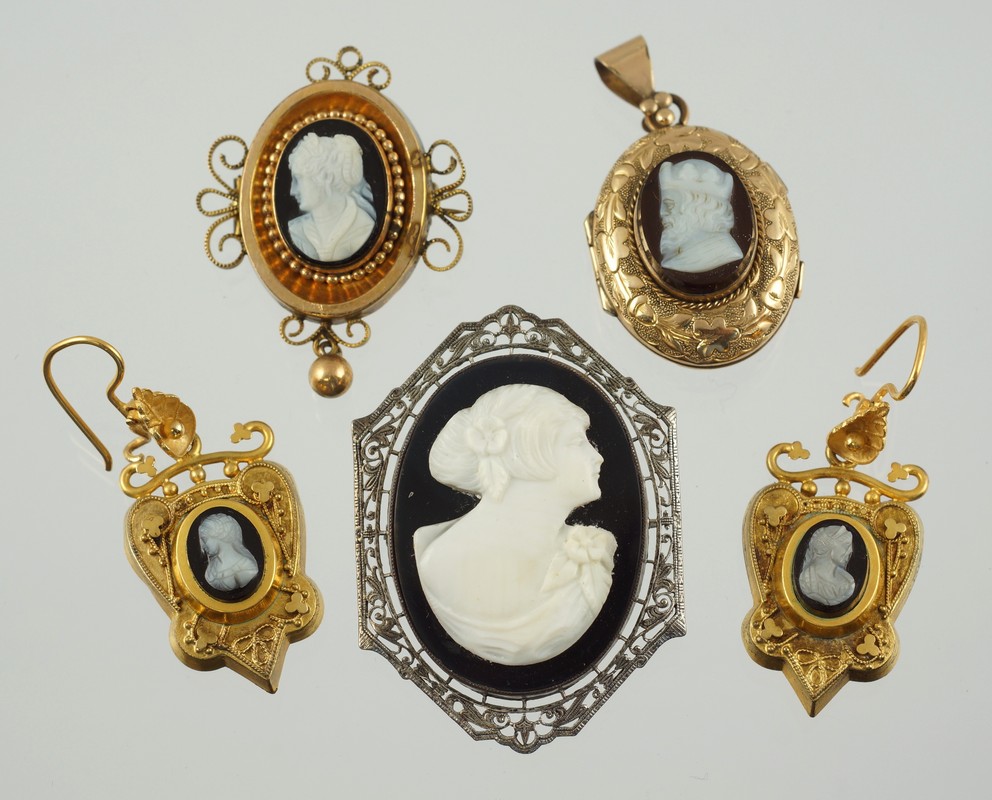 Appraisal: pcs white on black cameo Victorian jewelry pr earrings pin