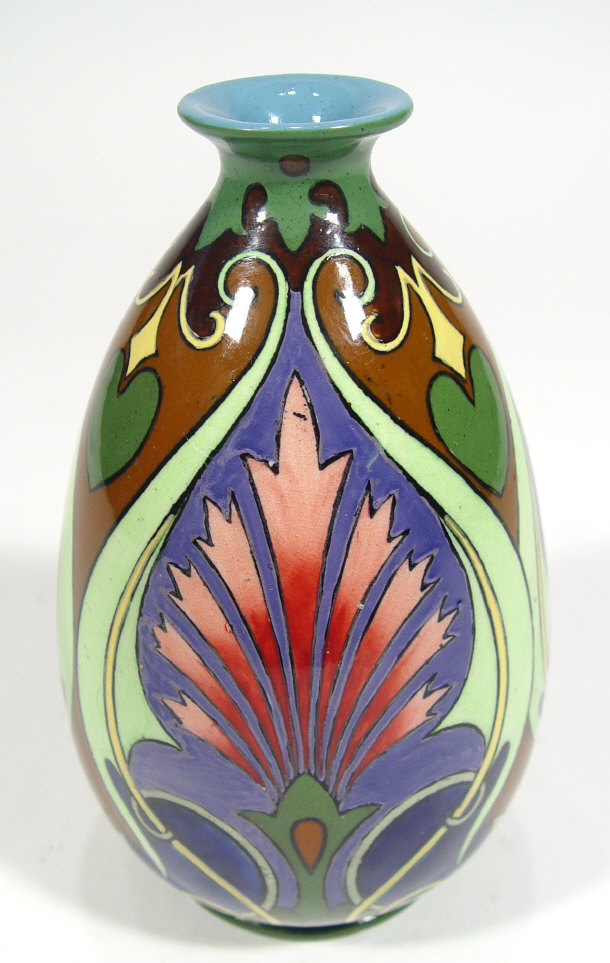 Appraisal: Shelley late Foley Intarsio pottery vase hand coloured and tubelined