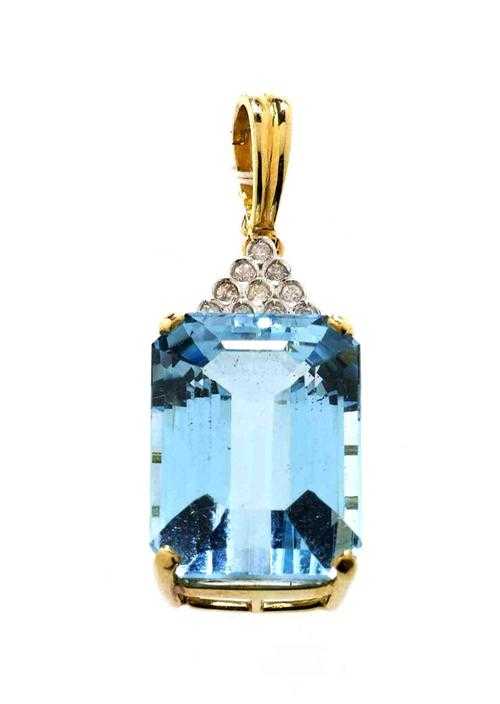 Appraisal: AQUAMARINE AND BRILLIANT-CUT DIAMOND PENDANT Yellow and white gold Elegant