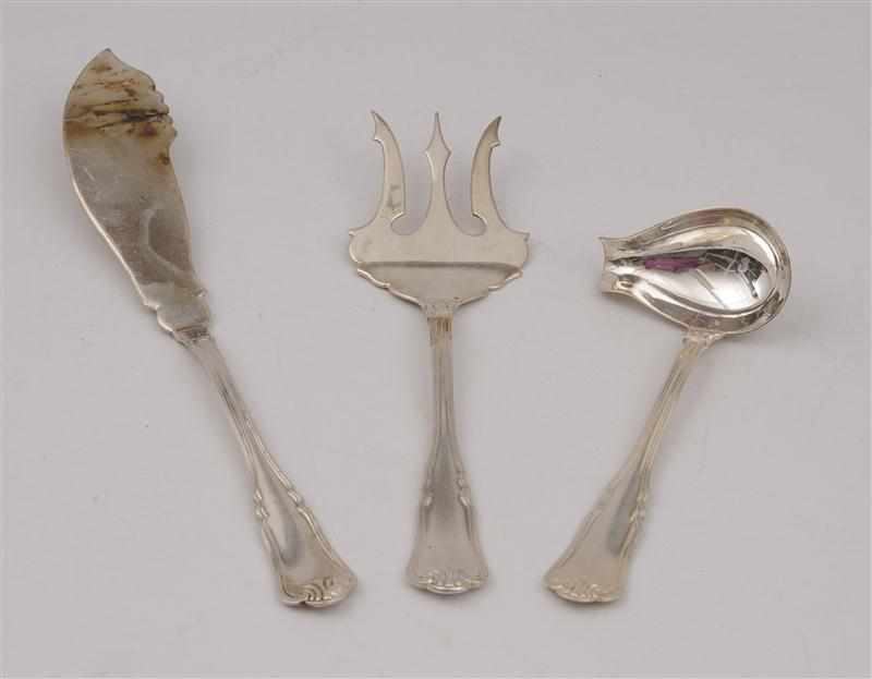 Appraisal: FIVE ITALIAN SILVER SERVING PIECES Stamped comprising three pastry servers