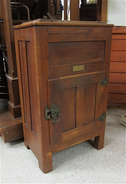 Appraisal: SMALL ANTIQUE OAK ICEBOX The Home model American early th