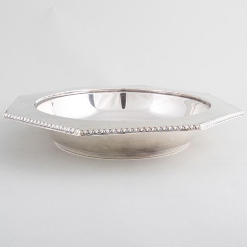 Appraisal: TIFFANY CO SILVER OCTAGONAL SERVING BOWLMarked 'Sterling' x in diam