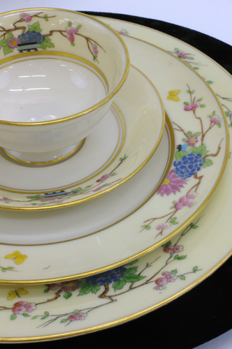 Appraisal: SEVENTY-THREE PIECE LENOX FINE CHINA SET in the Mandarin pattern