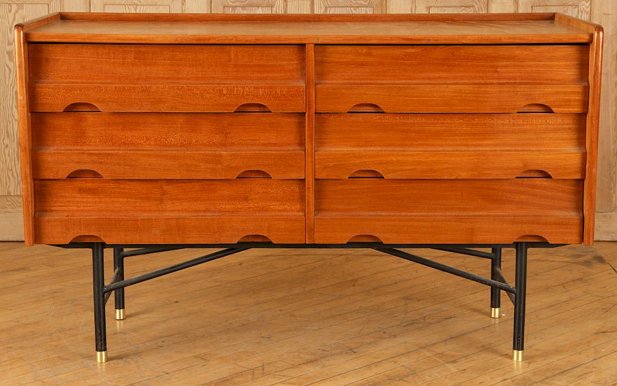 Appraisal: MID CENTURY MODERN DRESSER IRON STRETCHER C A unique mid