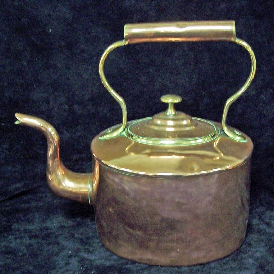 Appraisal: An oval copper kettle and cover