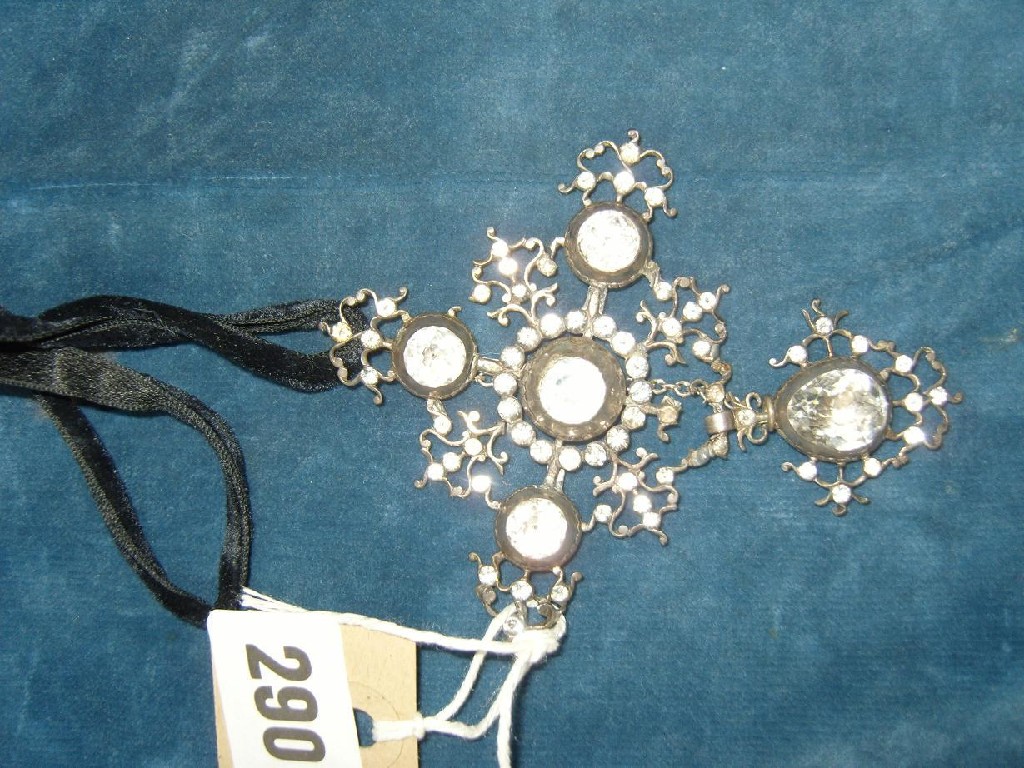 Appraisal: A th century French pendant with profuse pierced and white