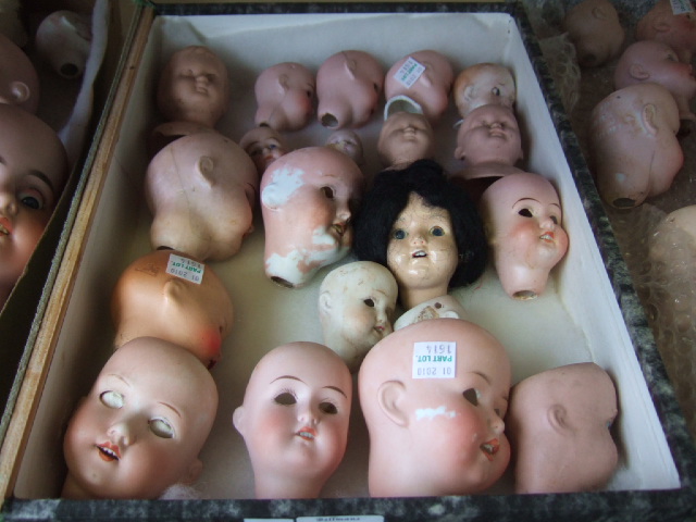 Appraisal: A quantity of bisque dolls heads late th early th