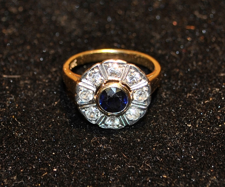 Appraisal: - Ladies k gold cocktail ring with a center sapphire