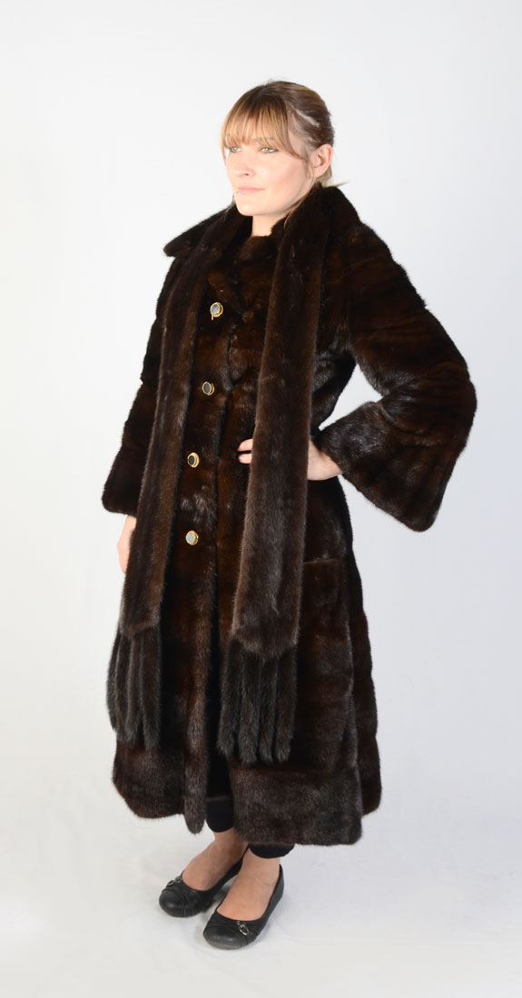 Appraisal: BENJAMIN FOURRURES DARK BROWN MINK COAT Benjamin Fourrures Lausanne Switzerland