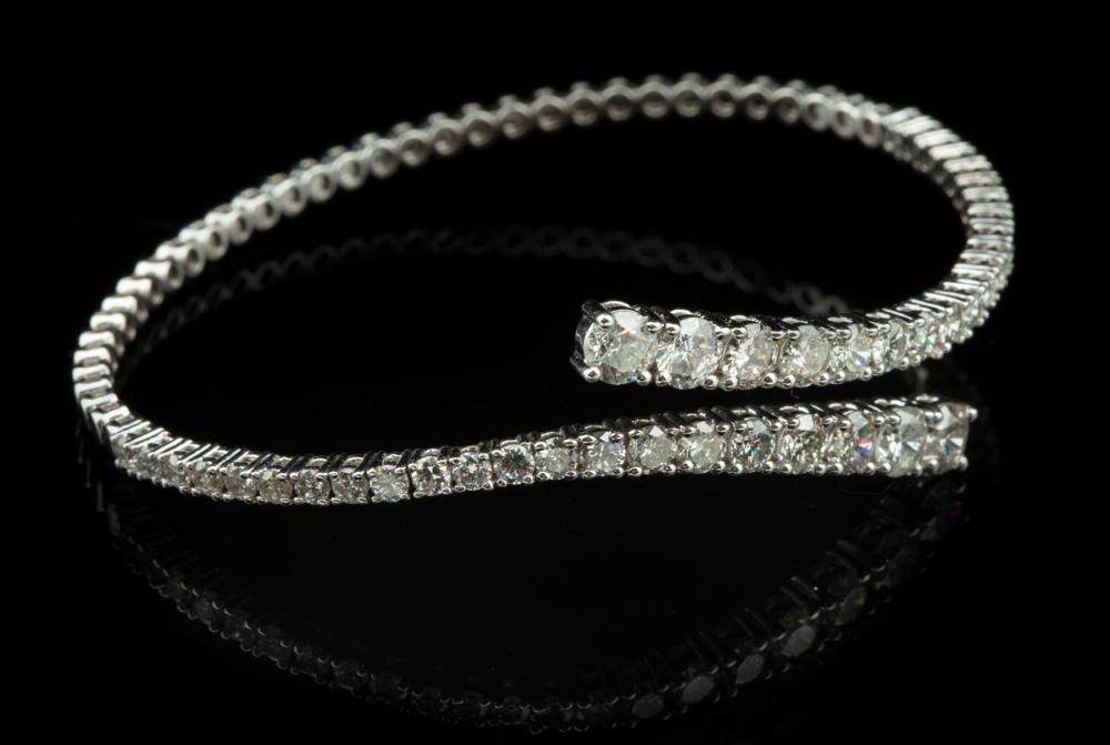 Appraisal: kt White Gold and Diamond Bangle Bracelet set with graduated