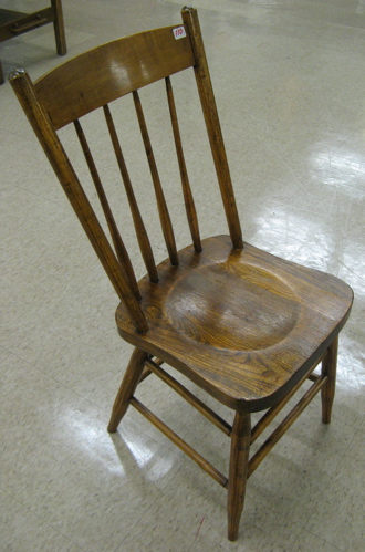 Appraisal: A SET OF SIX COUNTRY SPINDLE-BACK DINING CHAIRS American late