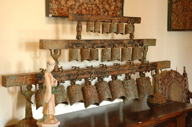 Appraisal: A SET OF CHINESE BRONZE TEMPLE BELLS ZHONG In the