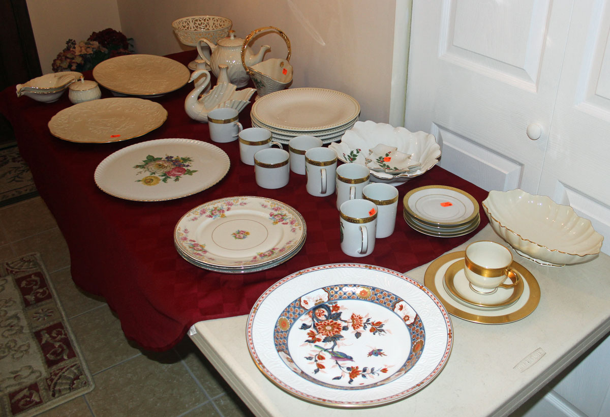 Appraisal: Assorted Lenox other china including bowls serving dishes plates tea